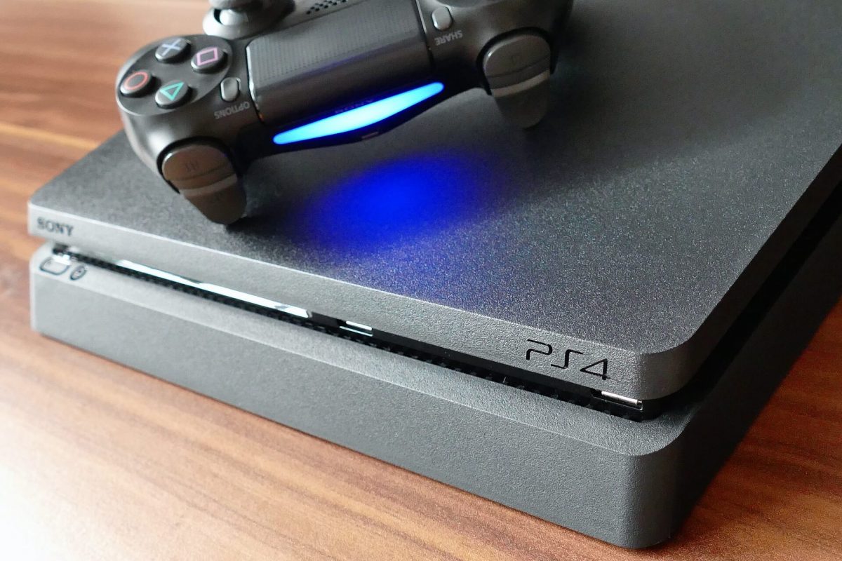 La PlayStation 4 s'aligne sur la Xbox avec un disque dur de 1 To - Be-Crypto